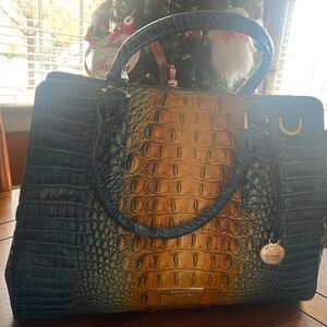 Brahmin purse.make me an offer! Needs to go.
